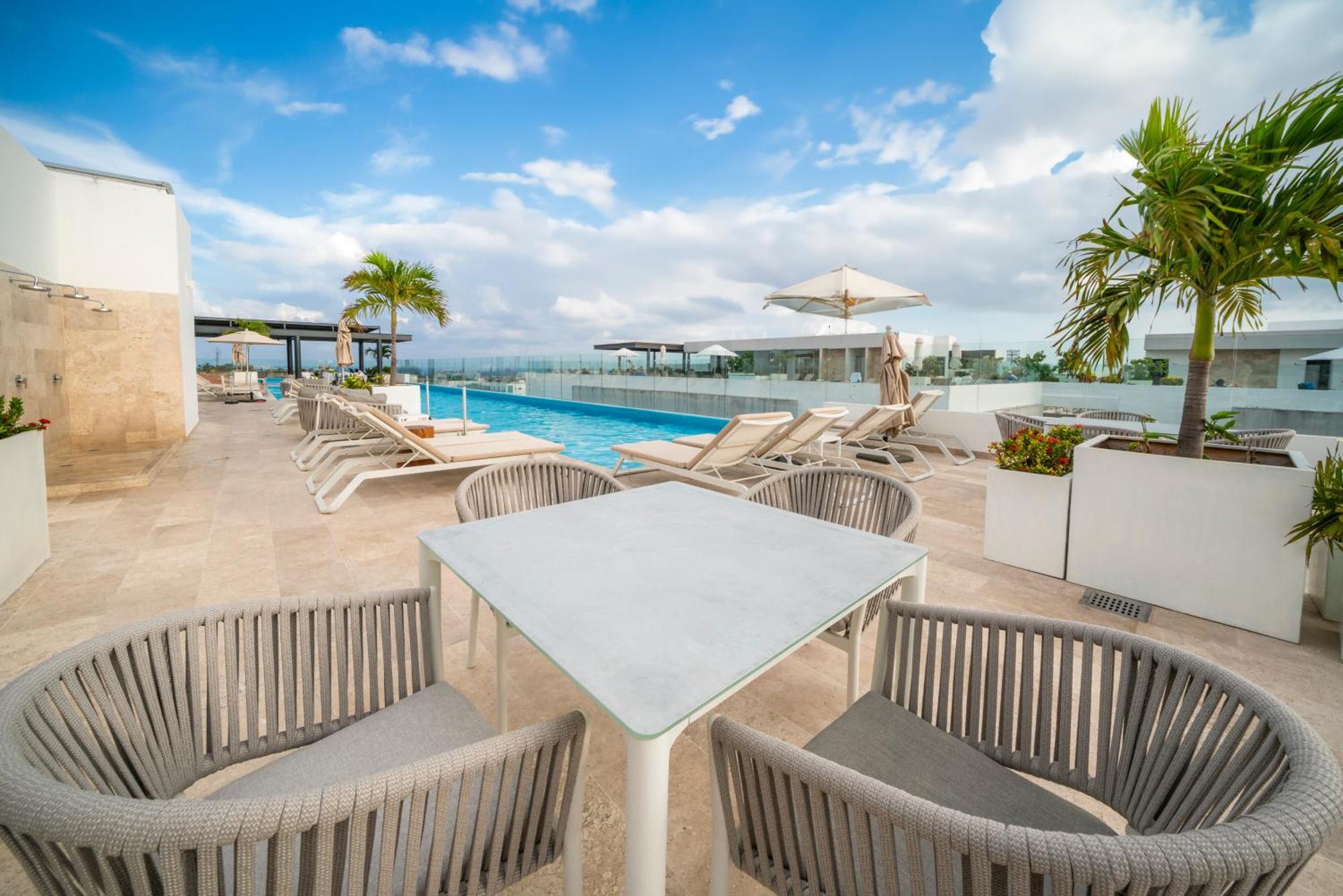 Serenada Apartahotel